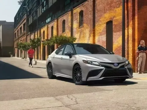 Nghịch lý: Bị người Nhật khai tử vì ế ẩm, mẫu xe Toyota này vẫn "hô mưa gọi gió" ở Việt Nam!