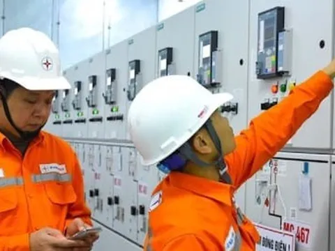 Vừa chi tiêu Tết đã phải gom nộp tiền điện, nhiều gia đình ở Hà Nội choáng váng