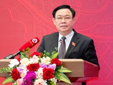 Chủ tịch Quốc hội: Không để phát sinh "giấy phép con" trong thực hiện luật