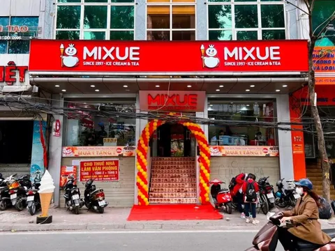 Chỉ nhờ cốc trà sữa giá chưa tới 1 USD, lần đầu tiên Mixue trở thành chuỗi F&B lớn thứ 4 thế giới, đe dọa soán ngôi Starbucks