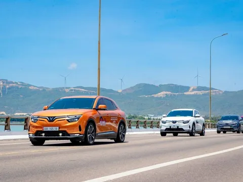 Xanh SM công bố chia sẻ 80% doanh thu cho tài xế mua mới xe điện VinFast