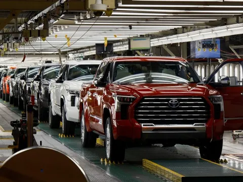 Tấm bản đồ lộn ngược trong phòng CEO Toyota Bắc Mỹ và câu hỏi cực khó: Chống cự được xe Trung Quốc không?