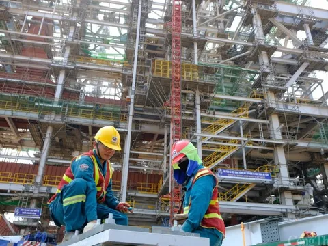 Hối hả trên công trường thi công Nhà máy Nhiệt điện Quảng Trạch 1