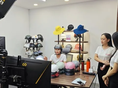 Chỉ khuyến mãi, chưa đủ để kích cầu