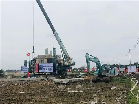 Kiểm tra thực tế tiến độ thi công Dự án đường dây 500kV mạch 3