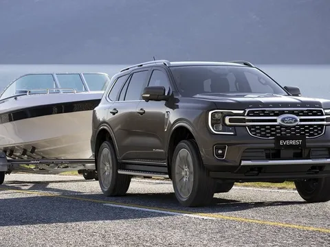 Ford Everest Platinum V6 ra mắt ĐNÁ: Xịn, mạnh hơn hẳn bản sắp bán tại Việt Nam, giá quy đổi chỉ từ 1,58 tỷ đồng