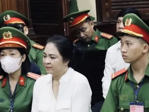 Tòa công bố lý do hoãn phiên phúc thẩm vụ án bà Nguyễn Phương Hằng