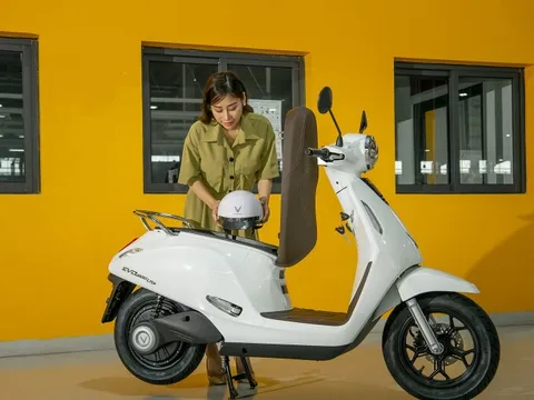 Chiếc xe máy điện rẻ nhất của VinFast dùng đi làm 5-10km tốn cùng lắm 1.000 đồng: Vẫn có một nhược điểm!