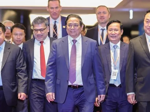 Thủ tướng gặp mặt cộng đồng doanh nghiệp FDI và dự Diễn đàn Doanh nghiệp Việt Nam