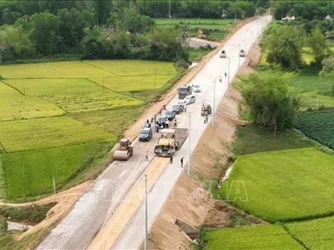 Sớm hoàn thành đường kết nối ven biển đến phía Tây tỉnh Bình Định