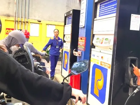 Bộ Công Thương muốn tự quyết việc "xài" Quỹ bình ổn giá xăng dầu khi có ý kiến khác