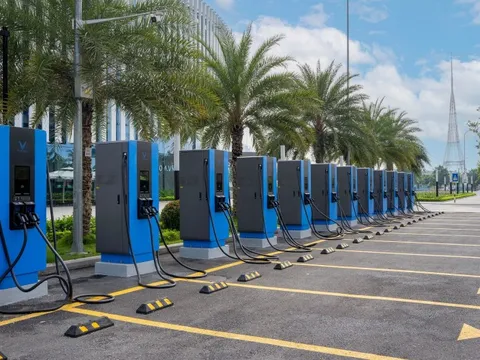 VinFast điều chỉnh giá sạc xe điện