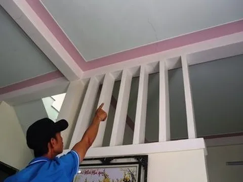 Tạm dừng các hoạt động thi công Quốc lộ 12A gây nứt nhà dân, chờ giám định để đền bù