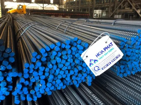 Thị trường thép ảm đạm vào mùa xây dựng: giá giảm, hàng tồn kho cao, nhiều nhà máy thép tạm dừng lò sản xuất