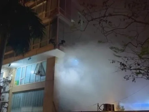 Kịp thời dập tắt vụ cháy lúc rạng sáng tại một bệnh viện ở Hà Nội