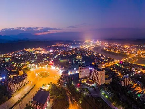 Thành phố cửa khẩu Lào Cai: Kinh tế - Du lịch tăng trưởng dẫn lối đầu tư