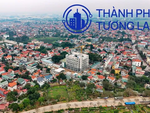 Huyện có 5 thị trấn, 7 khu công nghiệp, phấn đấu lên thị xã trong năm sau