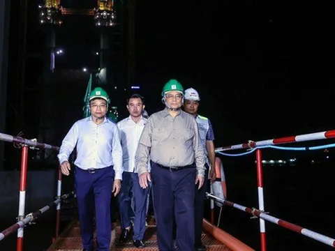 Thủ tướng yêu cầu đẩy nhanh tiến độ cầu Rạch Miễu 2; khẩn trương bố trí vốn cho tuyến đê biển trọng yếu