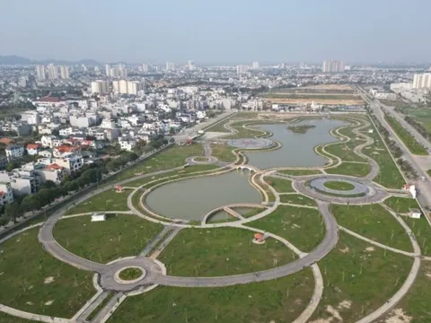 Hiểm nguy hồ điều hoà không rào chắn ở công viên khiến 1 trẻ tử vong