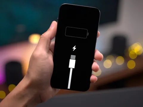 "Vì sao tôi chỉ sạc pin iPhone đến 80% là rút" - Mọi người thực ra đã nhầm, không phải cứ sạc đầy là tốt
