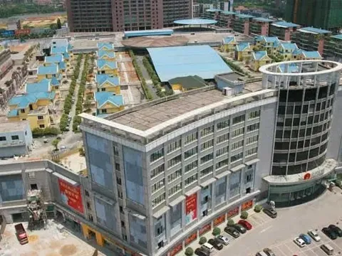 “Đại gia BĐS” đầu tư xây 25 căn biệt thự trên nóc trung tâm thương mại 20.000m2, sau 6 năm phải gánh "bi kịch": Đã không được bán còn bị yêu cầu bỏ không vì lý do này