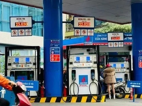 Thủ tướng: Xử lý doanh nghiệp không xuất hóa đơn điện tử khi bán lẻ xăng dầu