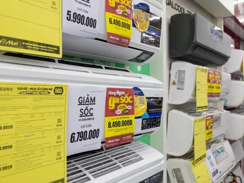 Siêu thị điện máy Hà Nội dồn dập giảm giá sản phẩm, hút khách đầu hè