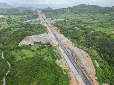 2 chốt chặn 19.000 tỷ sắp khai thông, Việt Nam sẽ hoàn thành mục tiêu 'khủng' trong xây dựng cao tốc