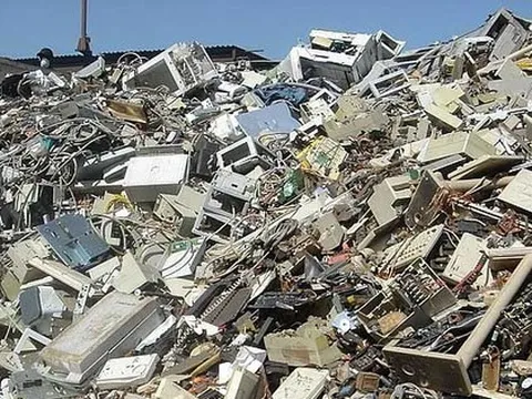 Mỗi năm khu công nghiệp phát sinh 550.000 tấn chất thải nguy hại