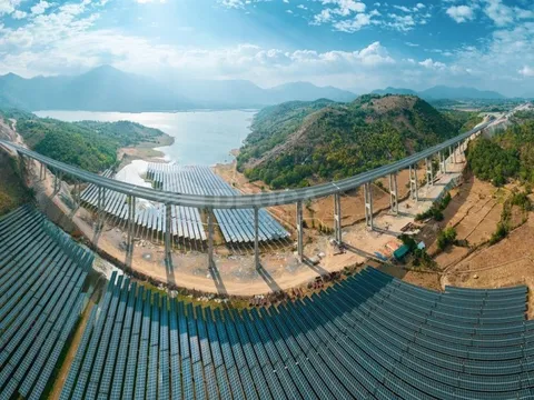 Tuyến cao tốc gần 9.000 tỷ dài chưa đến 80km nhưng có tới 34 cây cầu và hầm xuyên núi hàng đầu Việt Nam