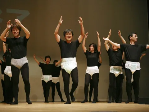 Bi kịch Nhật Bản: Hãng sản xuất tã trẻ em nổi tiếng phá vỡ truyền thống 151 năm, chuyển sang chỉ làm bỉm cho người già