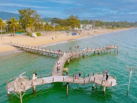 Thu ngân sách Phú Quốc tăng hơn 200 lần sau 20 năm