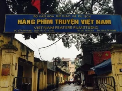 Tạm hoãn xuất cảnh với Chủ tịch Hãng phim truyện Việt Nam