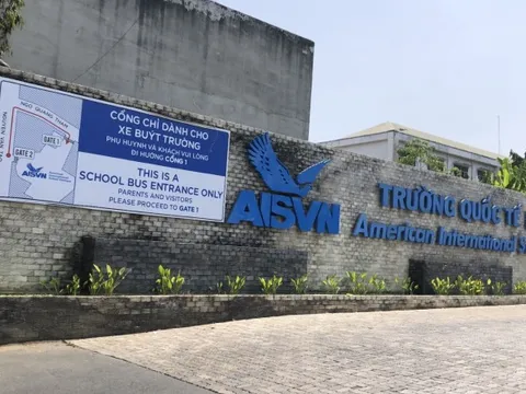 Chủ tịch Hội đồng trường Trường Quốc tế Mỹ bị cấm xuất cảnh