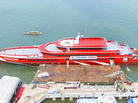 Ai đứng sau siêu tàu cao tốc 1 thân lớn nhất Việt Nam, sức chứa bằng 3 chiếc Boeing 787, được truyền thông nước ngoài khen ngợi là 'tuyệt tác kỹ thuật'?