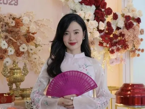 Mỹ nhân Vbiz bất ngờ đăng ảnh cưới chồng, thông báo lên xe hoa ngay sau khi tốt nghiệp