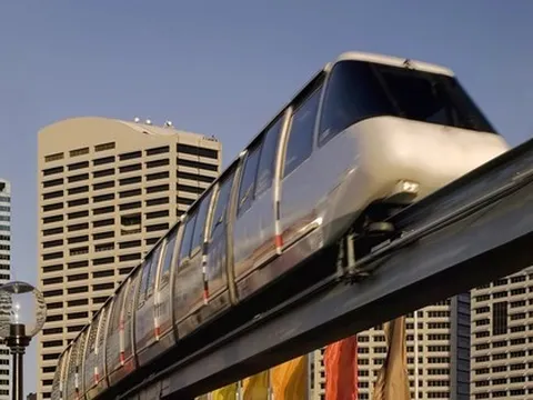 Bao giờ Hà Nội làm tàu điện một ray?