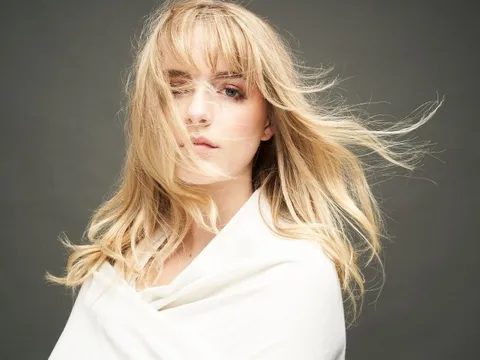 Sao nhí "đắt show" nhất màn ảnh dậy thì thành công: Nhan sắc tuổi 17 gây ngỡ ngàng, sở hữu khối tài sản khủng