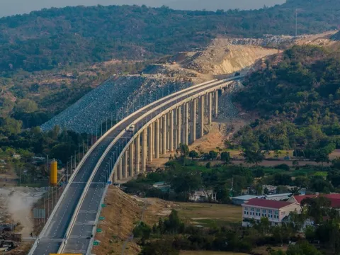 Tuyến cao tốc gần 9.000 tỷ đồng sở hữu hầm đường bộ đứng top đầu Việt Nam băng băng về đích