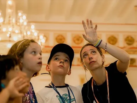 Du lịch ứng phó với giá vé máy bay tăng