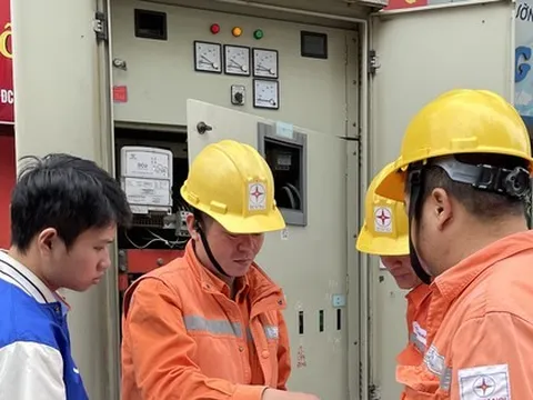 Chưa vào hè tiêu thụ điện tăng chóng mặt