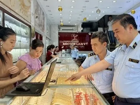 Hà Nội: Đột xuất kiểm tra 3 cửa hàng vàng