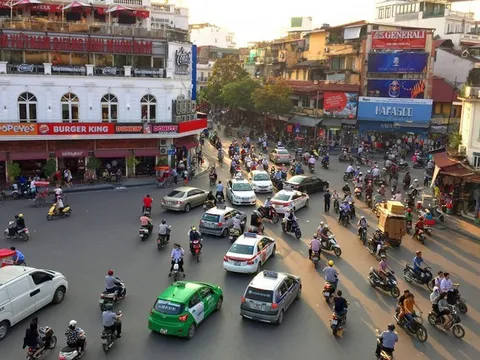 Choáng với sự thay đổi trong tỷ lệ sở hữu ô tô ở ba miền Bắc, Trung, Nam sau 2 năm và 12 năm