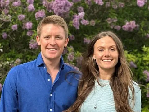 Công tước giàu nhất nước Anh chuẩn bị cưới, cô dâu có lý lịch hệt Vương phi Kate