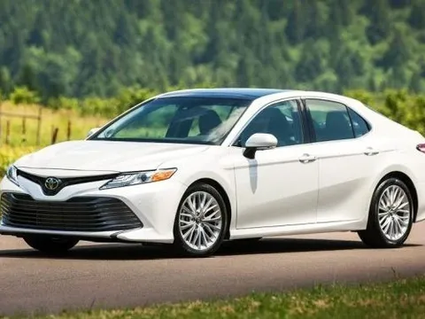 Không còn ngày tháng xưng vương như ở Việt Nam, Toyota Camry phải chịu cảnh 'gục ngã' tại quốc gia này bởi một cái tên, doanh số khủng gấp hơn 11 lần