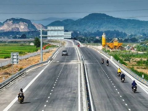 Thị xã nằm giữa 2 cao tốc lớn, sắp có ‘siêu dự án’ nhiệt điện 58.000 tỷ đồng, chuẩn bị lên thành phố