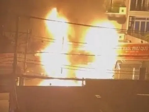 TP.HCM: Lửa bao trùm căn nhà ở quận Tân Bình