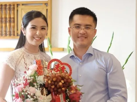 Hé lộ ảnh hiếm trong lễ dạm ngõ kín đáo của Hoa hậu Vbiz, 3 năm sau mới tổ chức đám cưới vì lý do này