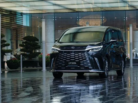 Lexus LM 500h - Căn biệt thự thiết kế riêng cho những ông chủ