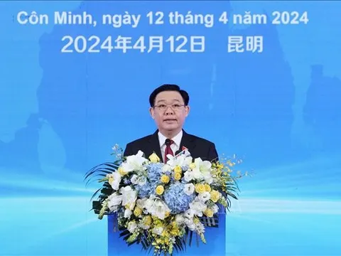 Chủ tịch Quốc hội dự Diễn đàn Chính sách pháp luật thúc đẩy hợp tác đầu tư, thương mại Việt Nam - Trung Quốc